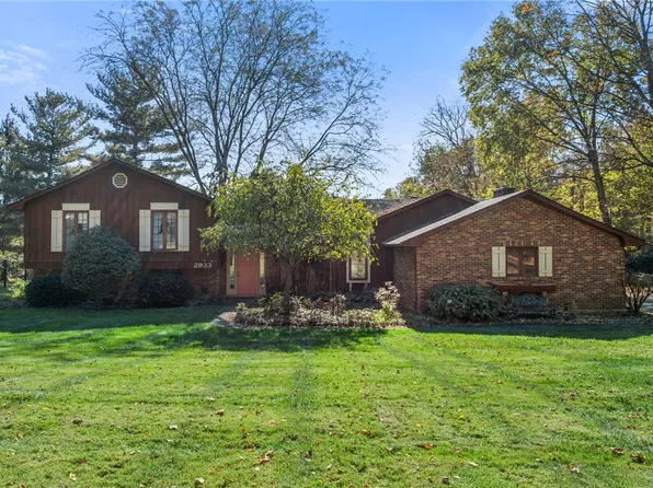 2933 Stauffer Dr, Dayton, OH 45434