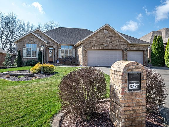 3rd image of 3728 W Broadmoor Street