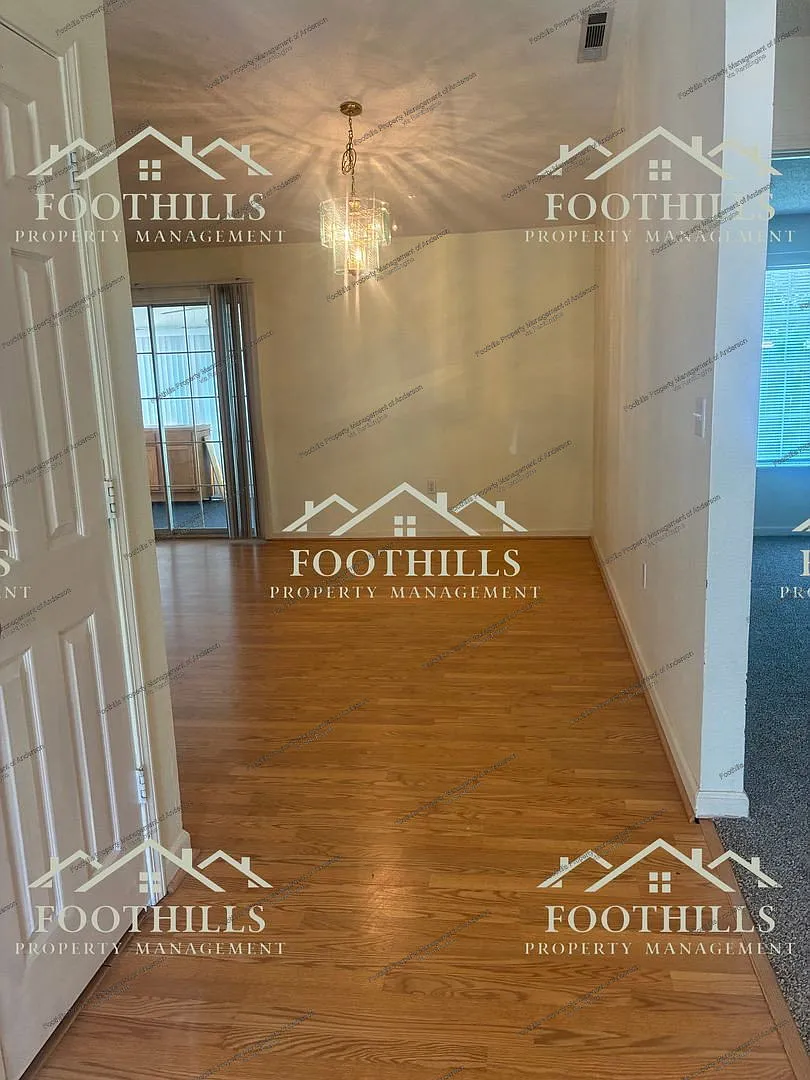 3 bed, 2.0 bath, 1422 sqft, $1,695 — Photo 4