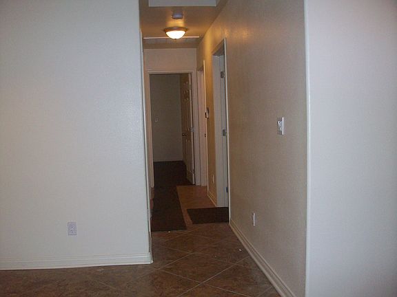 3rd image of 2926 Miramonte Dr