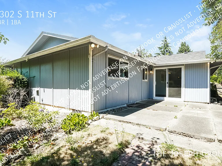 4302 S 11th St — Photo 19