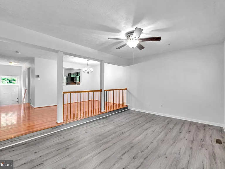 2406 Lemontree Ln — Photo 16
