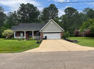 93 Hazelnut Cir, Columbus, MS 39705