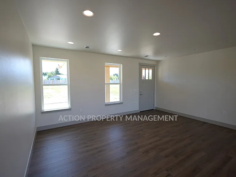 114 Turner Pl — Photo 6