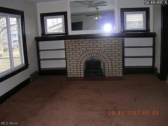 3rd image of 2061-2063 Morrison Ave