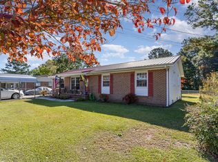 711 Regina Dr, Spring Lake, NC 28390