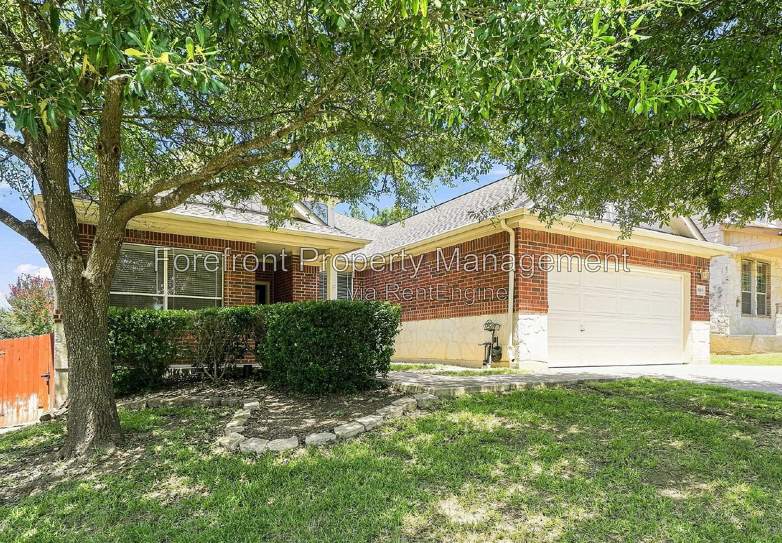 4 bed, 2.0 bath, 2300 sqft, $2,225 — Photo 2