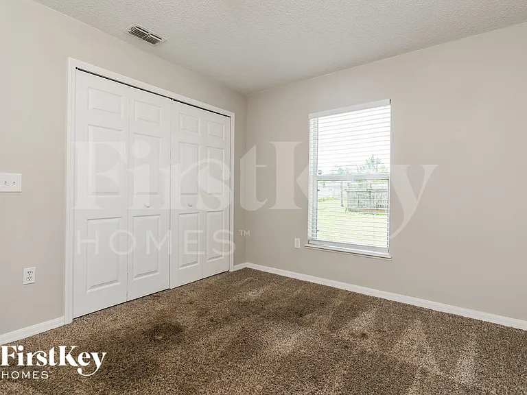 817 Grantham Dr — Photo 12