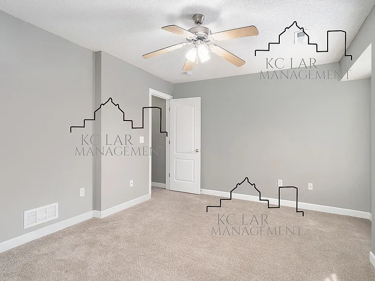 10531 E 45th Pl — Photo 5