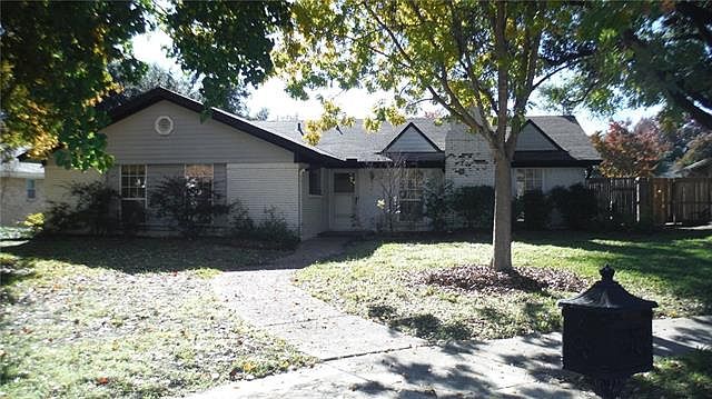 1st image of 2 Yale Cir
