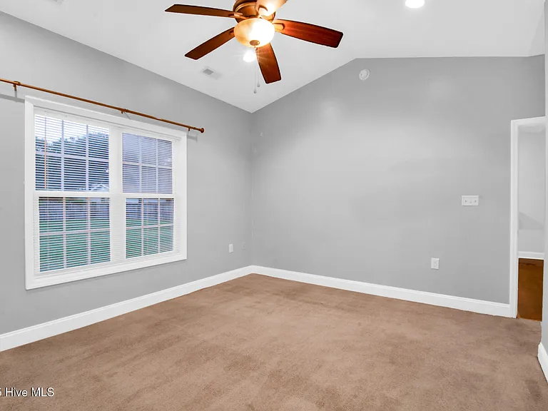 102 Conley Hills Dr — Photo 9