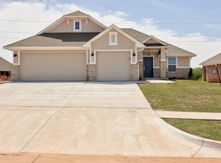 2928 SE 24 St, Moore, OK 73160