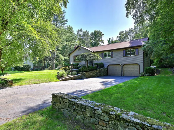 23 Fox Road, Trumbull, CT 06611