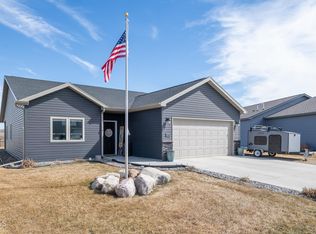 3714 Amity Cir SE, Mandan, ND 58554