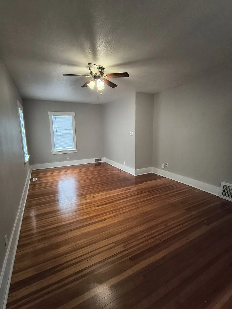 2 Bedroom Home with Basement & Garage — Photo 2