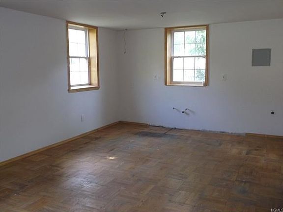 5th image of 1 Cobble Creek Dr