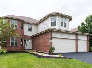 8107 W Rosebury Dr, Frankfort, IL 60423