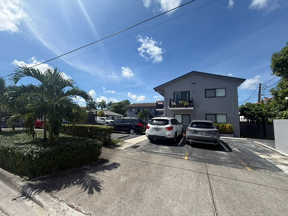 1330 SE 9th Ave #9