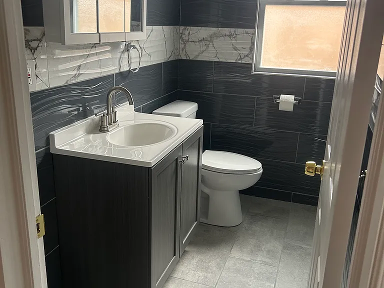 5258 W Henderson St #2 — Photo 6