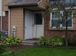 7 E Franklin Ln, Staten Island, NY 10306
