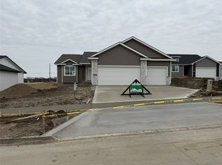 25127 Bluebird Cir, Adel, IA 50003