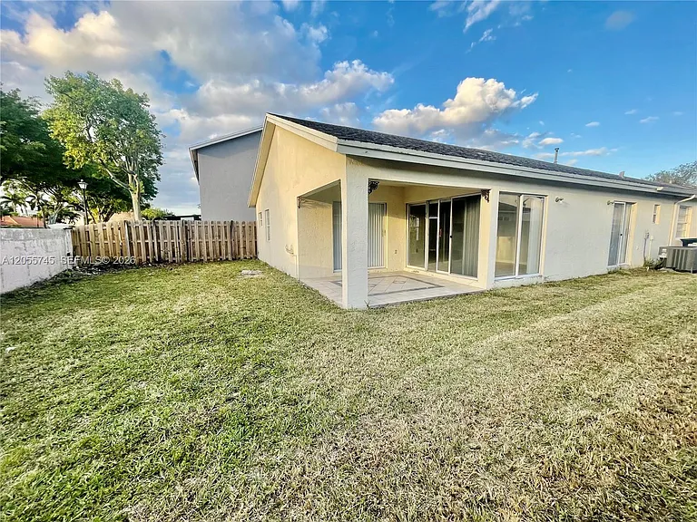 5508 NW 101st Ct — Photo 31