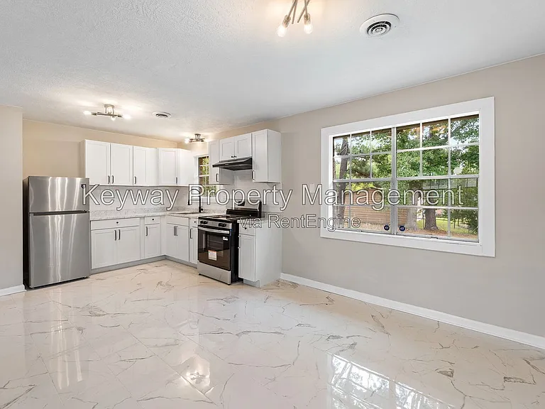 3606 Columbine Dr — Photo 6