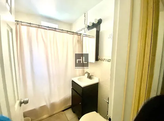 Rented by Highline Residential | media 9