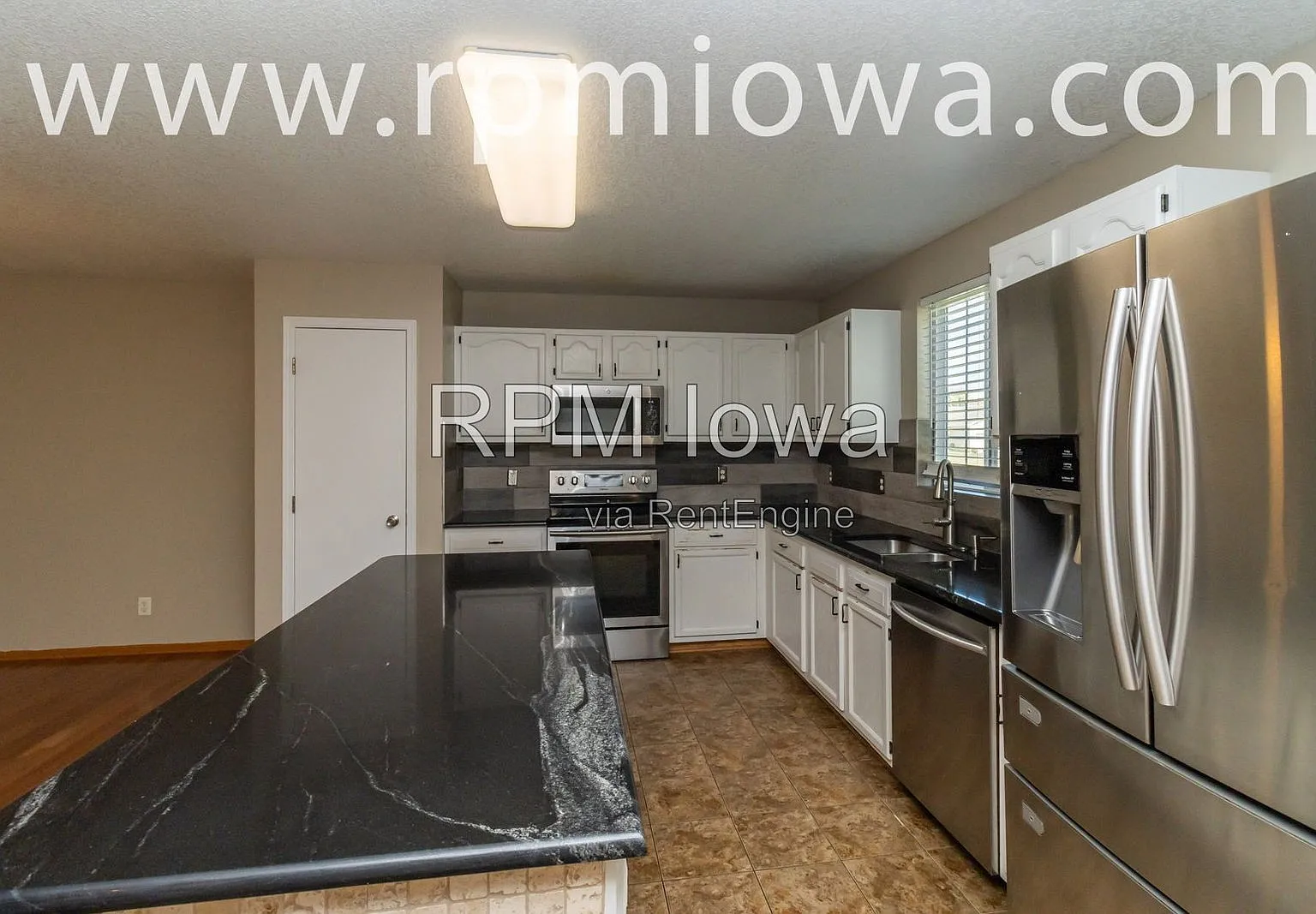 4 bed, 2.5 bath, 1536 sqft, $2,295 — Photo 3