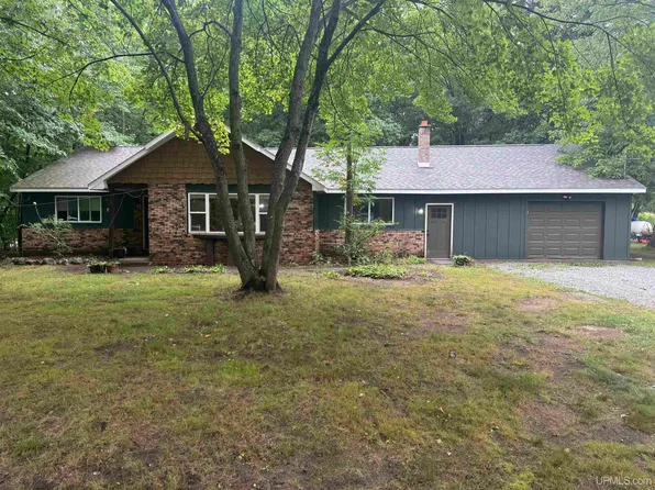 300 Schenk St, Big Bay, MI 49808