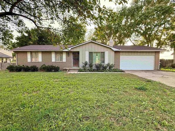 4109 Quivira Dr, Hutchinson, KS 67502
