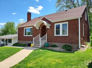 1880 Custer St, Dubuque, IA 52001