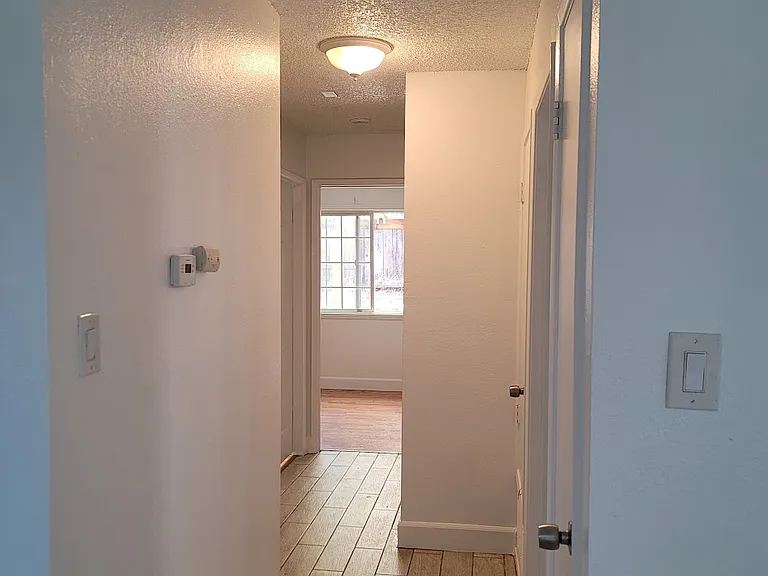 1713 Linden Way — Photo 6