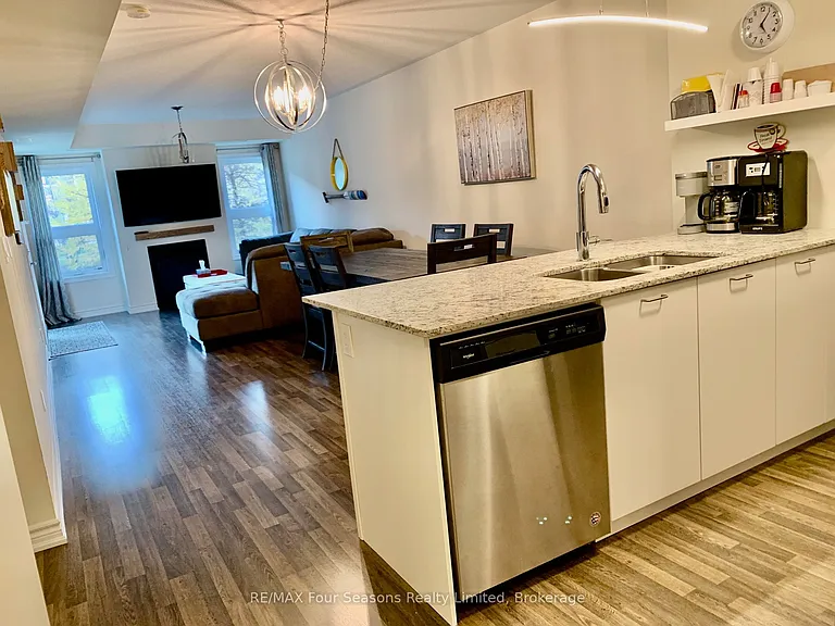 4 Cove Ct #102 — Photo 12