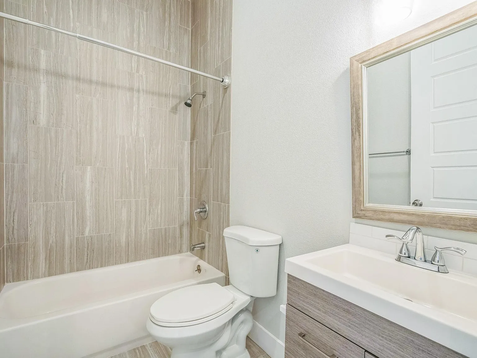 2 bed, 2.0 bath, 1200 sqft, $1,625 — Photo 4