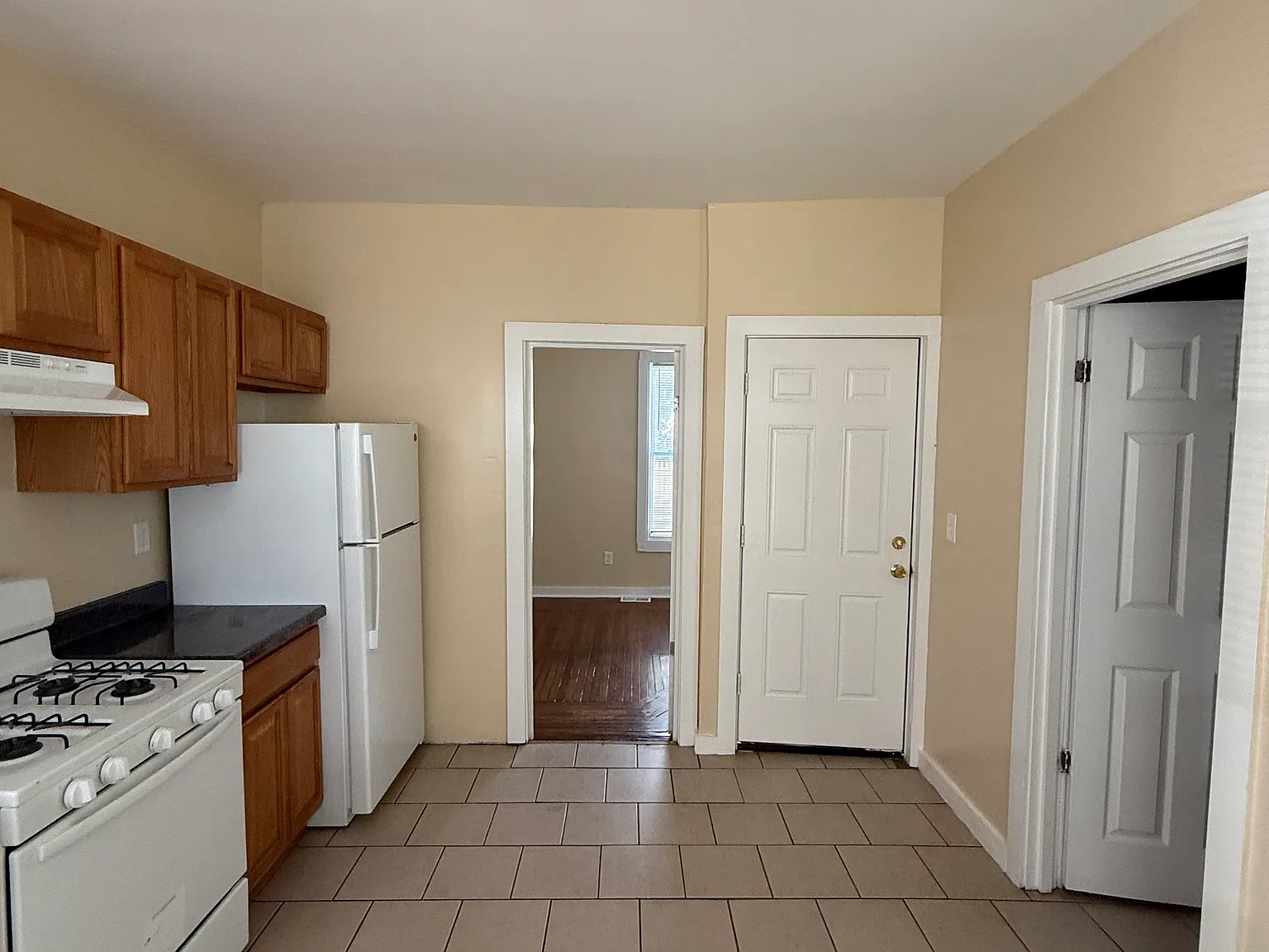 3 bed, $1,700 — Photo 3