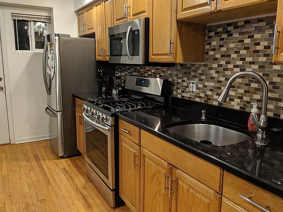 4th image of 2433 Manton St #1