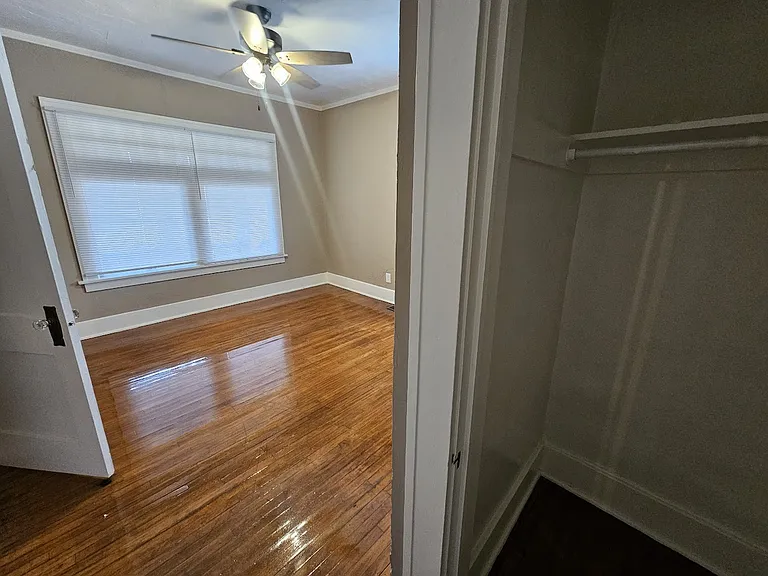 2915 N Harvey Pkwy — Photo 9
