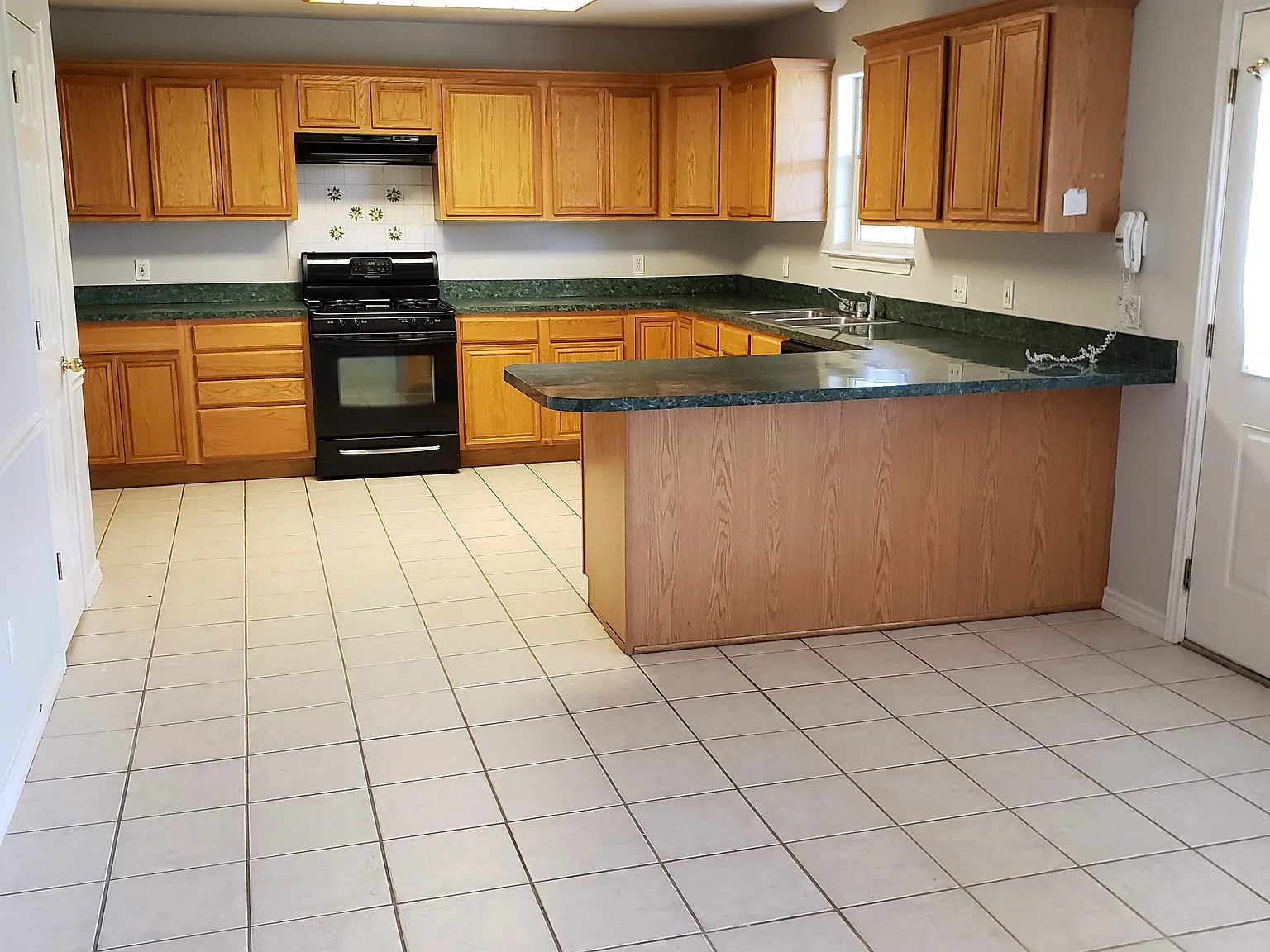 3 bed, 1802 sqft, $2,650 — Photo 1