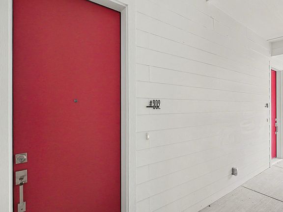 4th image of 2217 N Fitzhugh Ave #302