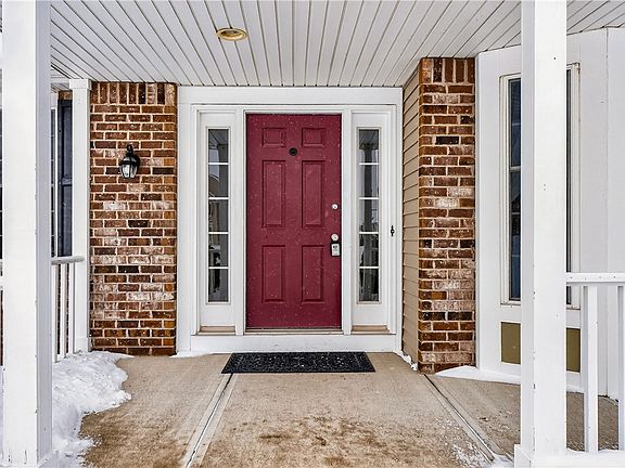 3rd image of 133 Blue Aspen Way