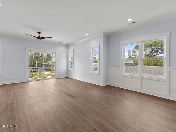 4th image of 314 Spartanburg Avenue #2