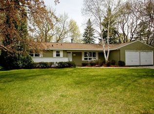 17857 Jericho Rd, Deephaven, MN 55391