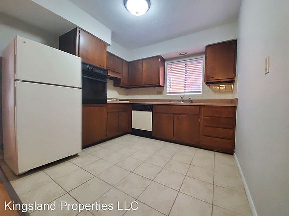 4th image of 6213 Lindenwood Ct #1