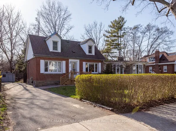 17 Thorndale St N, Hamilton, ON L8S 3K5