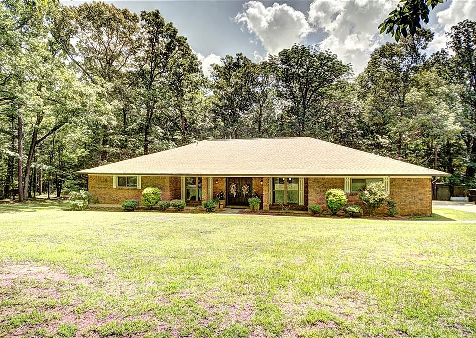 1st image of 454 White Oak Ln