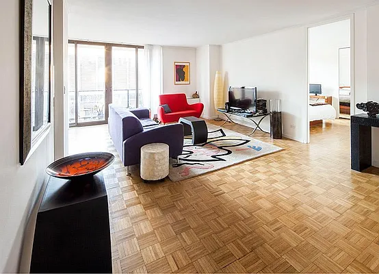 Sold by Warburg | media 12