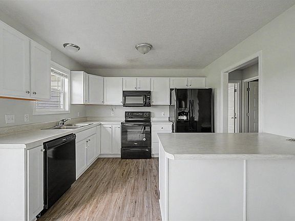 5th image of 680 Northridge Dr