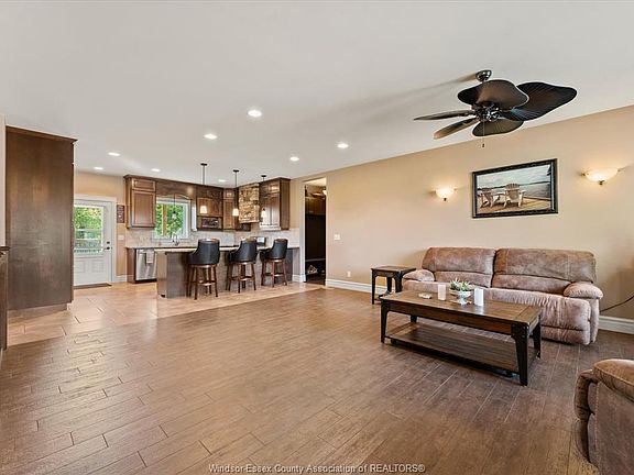 4th image of 402 County Road 34 W