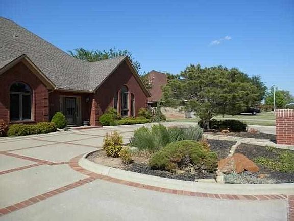 2nd image of 2731 NW Denver Ave